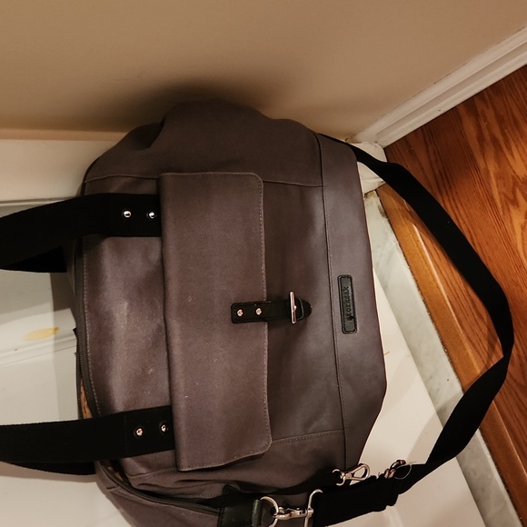 StorkSak Crossbody/Backpack Diaper Bag Excellent - Picture 1 of 6